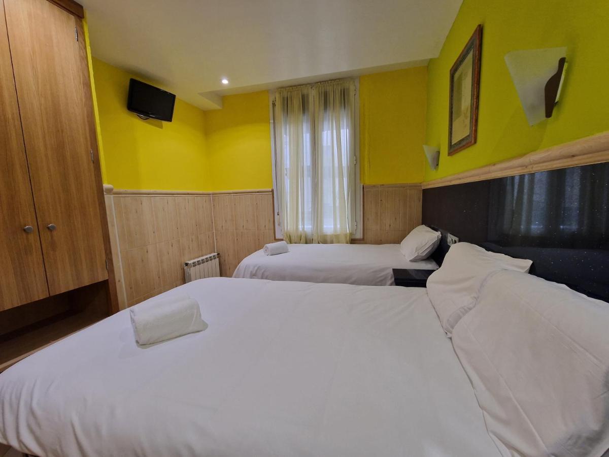 Pension Izar Bat Guesthouse سان سيباستيان المظهر الخارجي الصورة