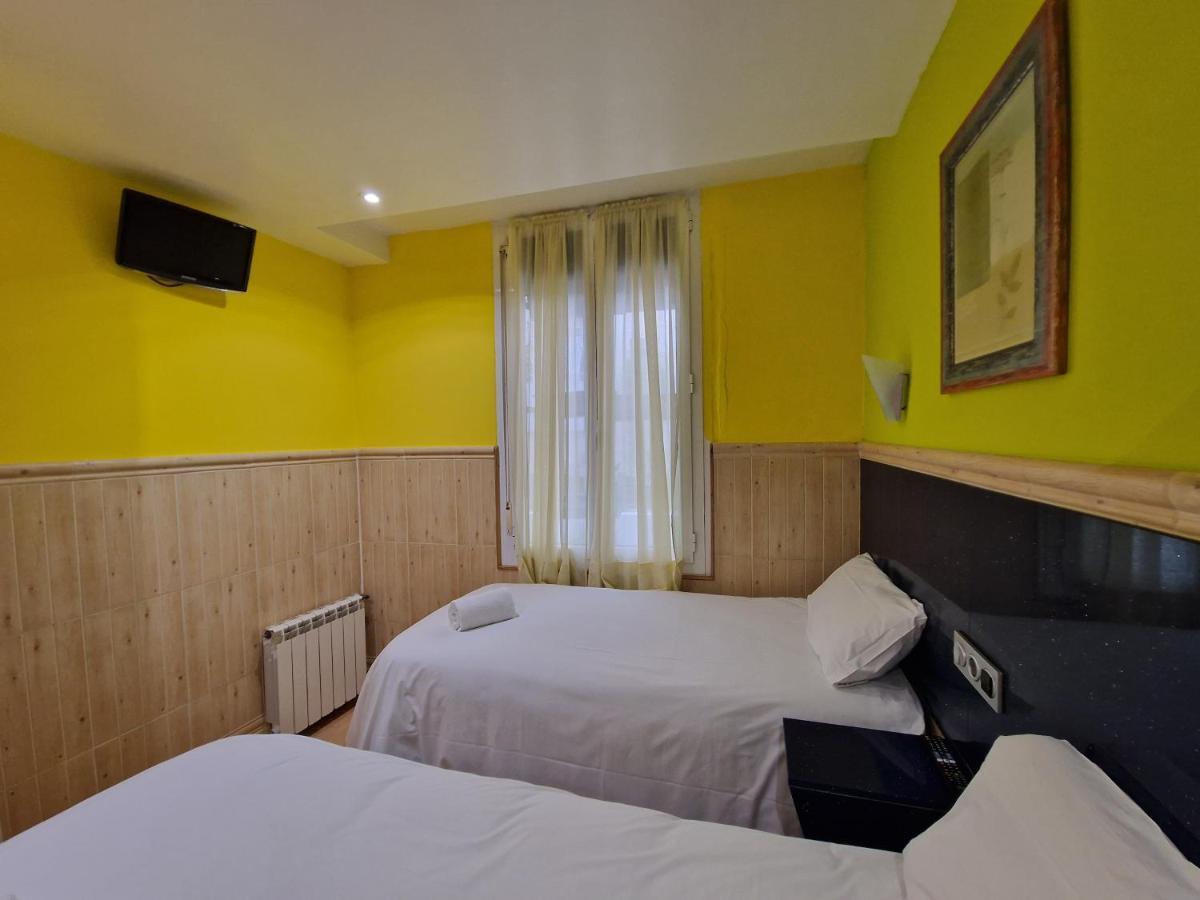 Pension Izar Bat Guesthouse سان سيباستيان المظهر الخارجي الصورة