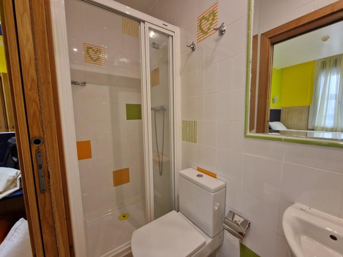 Pension Izar Bat Guesthouse سان سيباستيان المظهر الخارجي الصورة