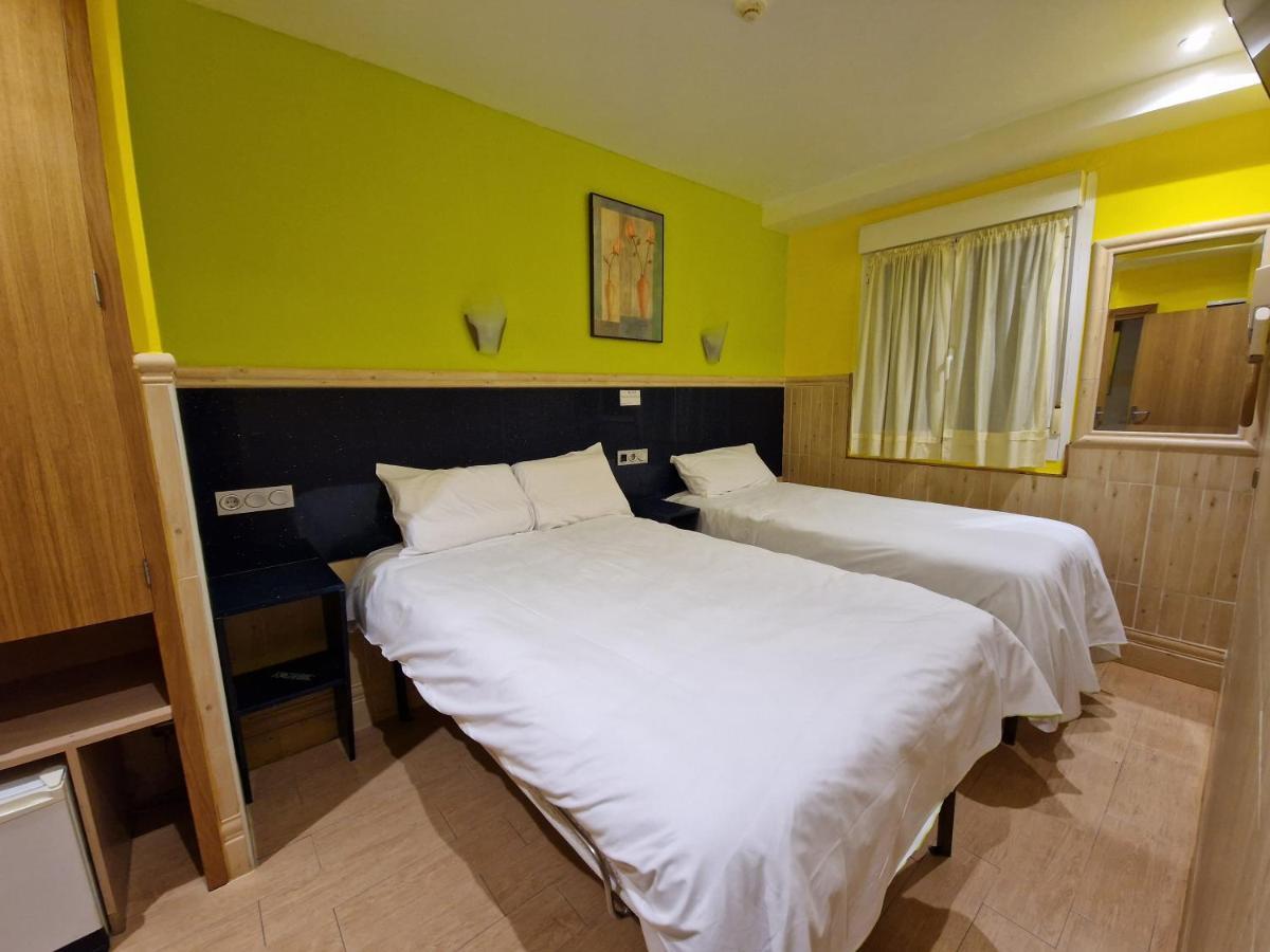 Pension Izar Bat Guesthouse سان سيباستيان المظهر الخارجي الصورة
