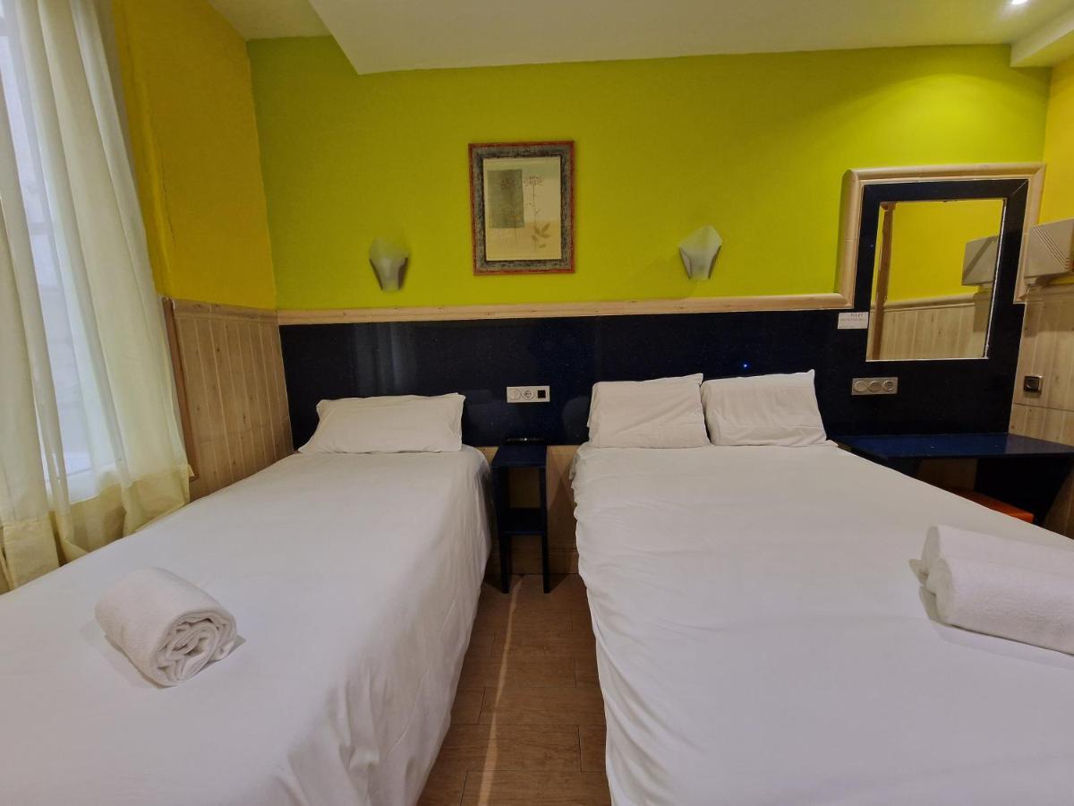 Pension Izar Bat Guesthouse سان سيباستيان المظهر الخارجي الصورة