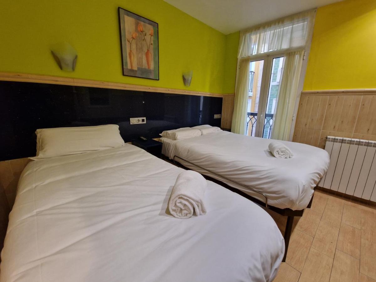 Pension Izar Bat Guesthouse سان سيباستيان المظهر الخارجي الصورة