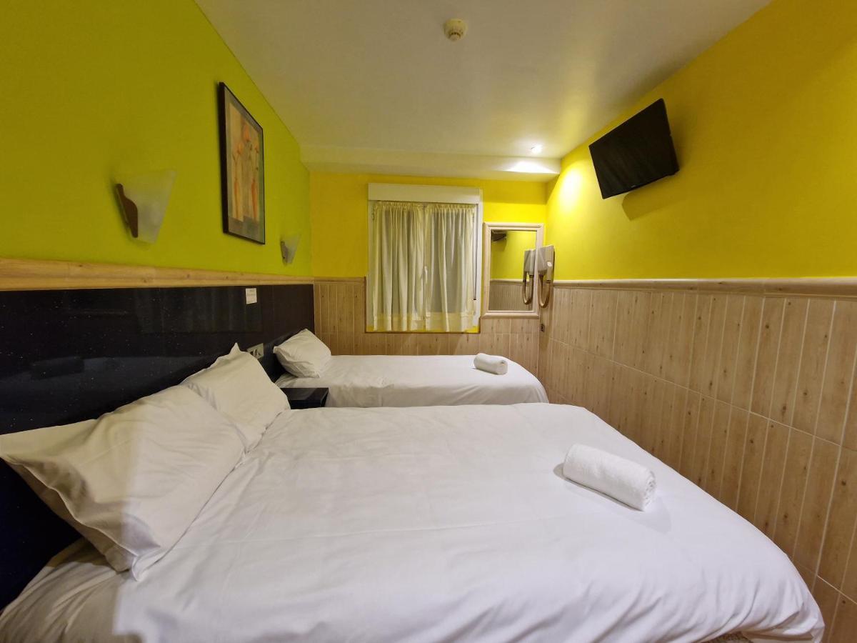 Pension Izar Bat Guesthouse سان سيباستيان المظهر الخارجي الصورة