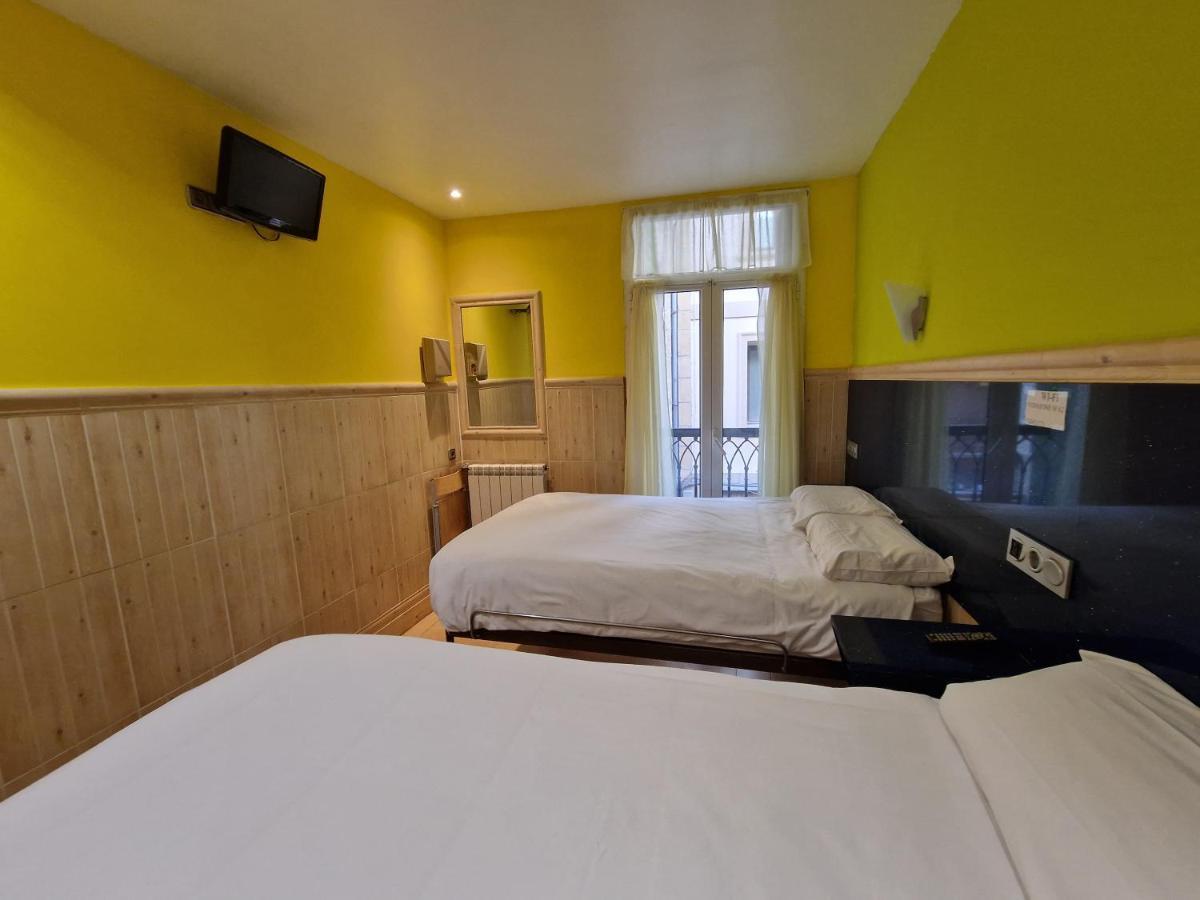 Pension Izar Bat Guesthouse سان سيباستيان المظهر الخارجي الصورة